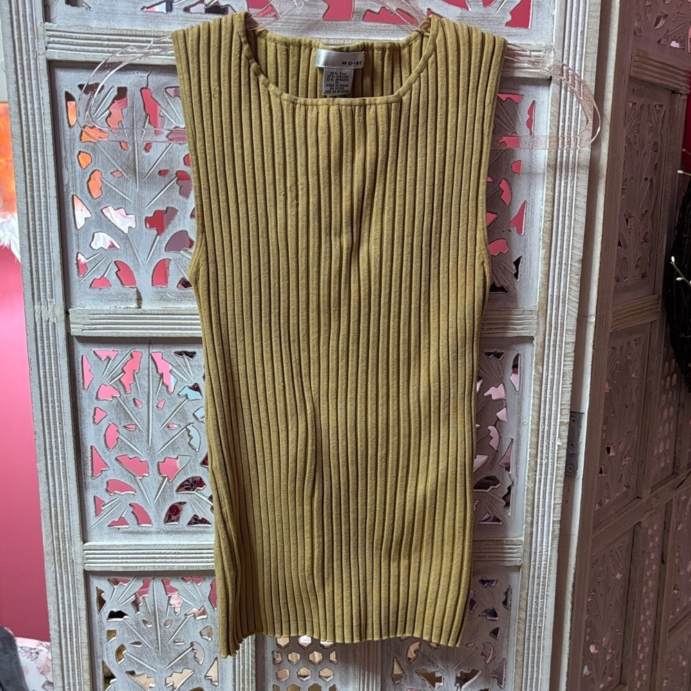 WD.NY Ribbed Top in Mustard Size: XL